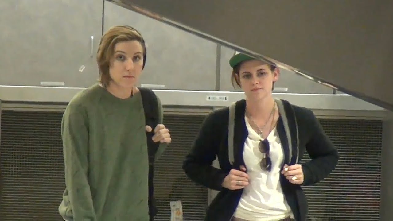 Kristen Stewart at LAX returning to abusive and rude paparazzi- 1.2.15