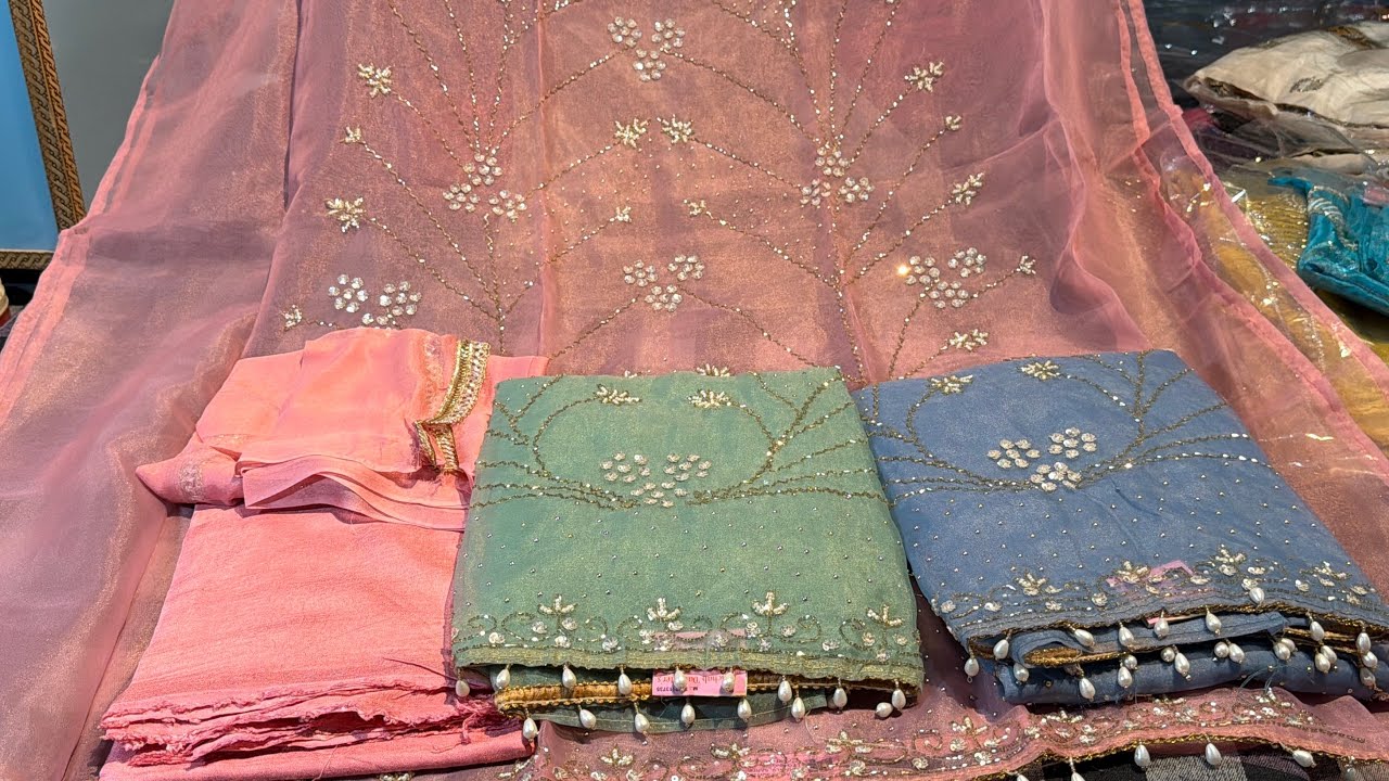 ☎️7042113735 🎉फैंसी पार्टी वियर 🎉👗सूट कॉटन सूट 👗 वेलवेट सूट 👗💐 औचन्दी 💐 सेल 💐 सेल 🎉 सेल
