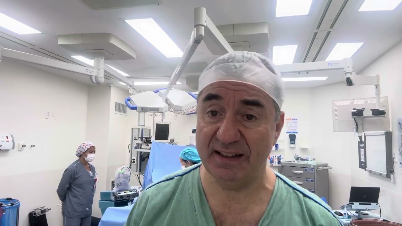 A refinement in the De Castro technique for congenital aphalia