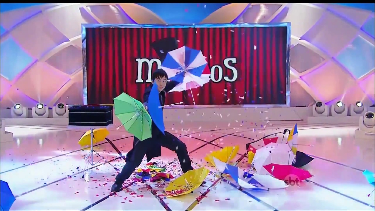 Wu jie 吴杰 parasol magic act SBT (TV Brazil) Programa Silvio Santos 2014 / Concurso de Mágicos