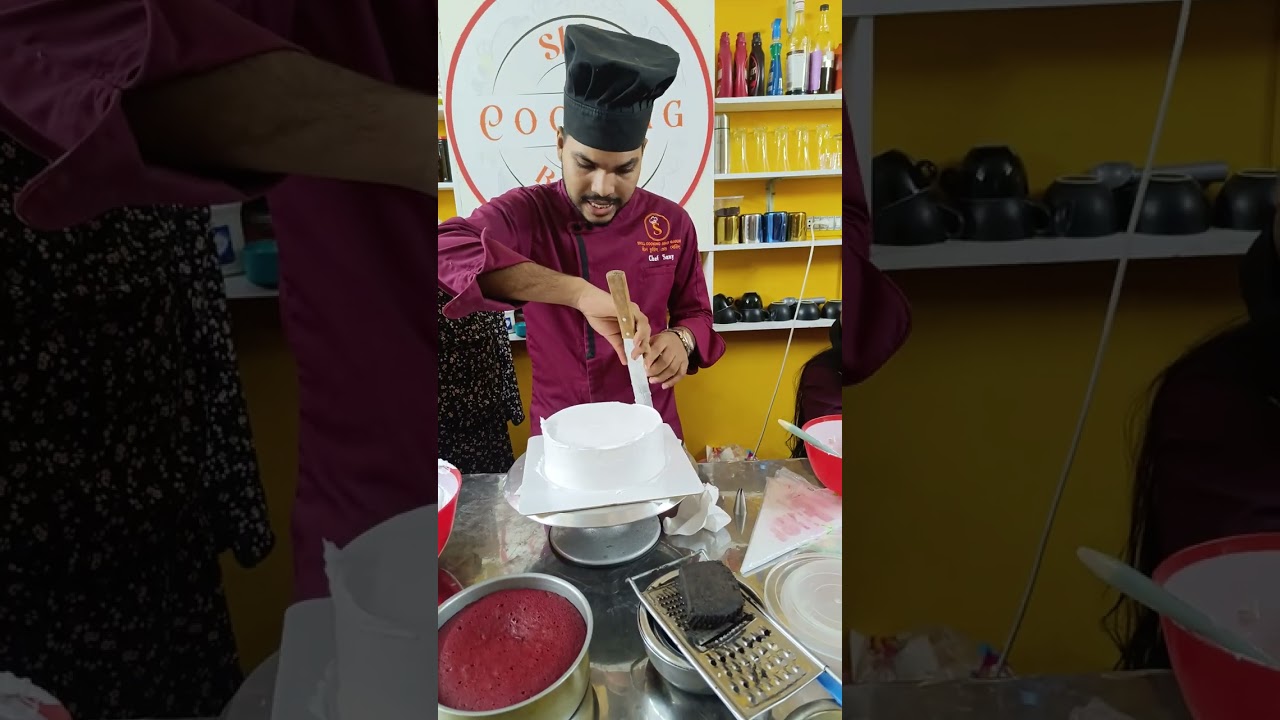 কেক এর ফিনিশিং কিভাবে দিব চলুন জেনে নেই 