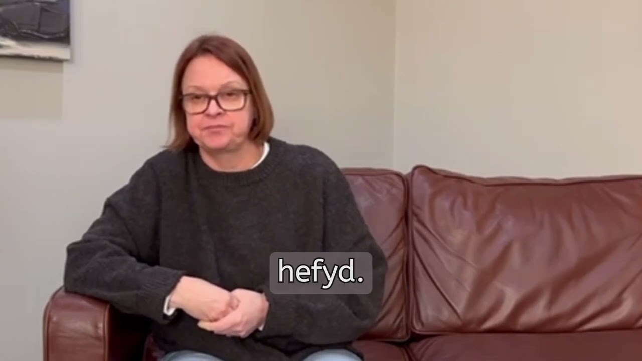 Helpwch i lunio'r dyfodol: Swyddi dysgu arbenigol yng Nghaerdydd: Emma O'Malley