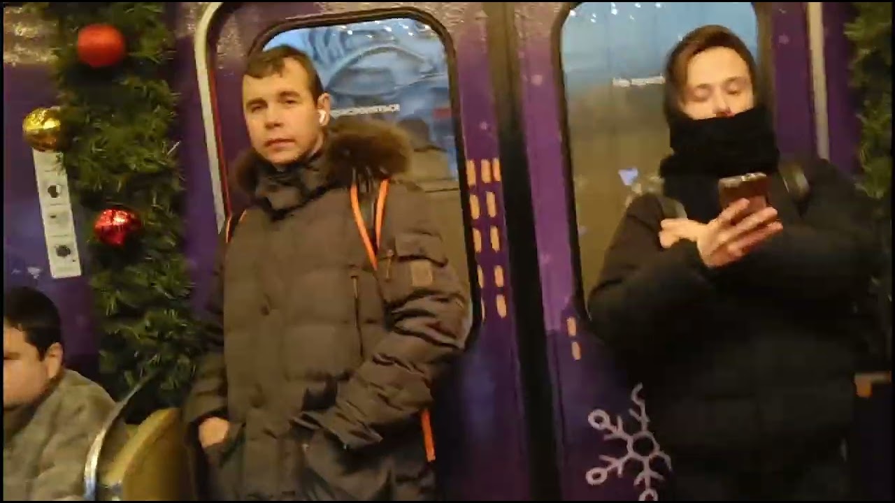 Поездка от Лермонтовского проспекта до Китай-Города на Новогоднем Еж3 2024