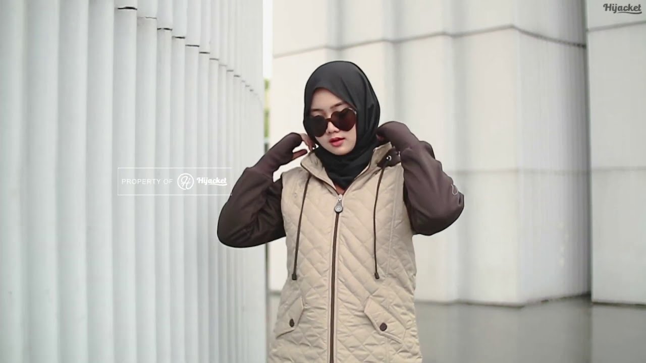 JAKET MUSLIMAH KEKINIAN HIJACKET&reg; GRACIELA QUINI KIDUNG JAKET HIJABER MAKES PERFECT