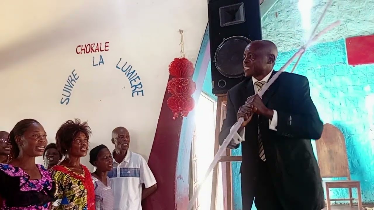Chorale Suivre la lumière Ndi Mupungile bikole bua bujitu bundi muambule pa makaya