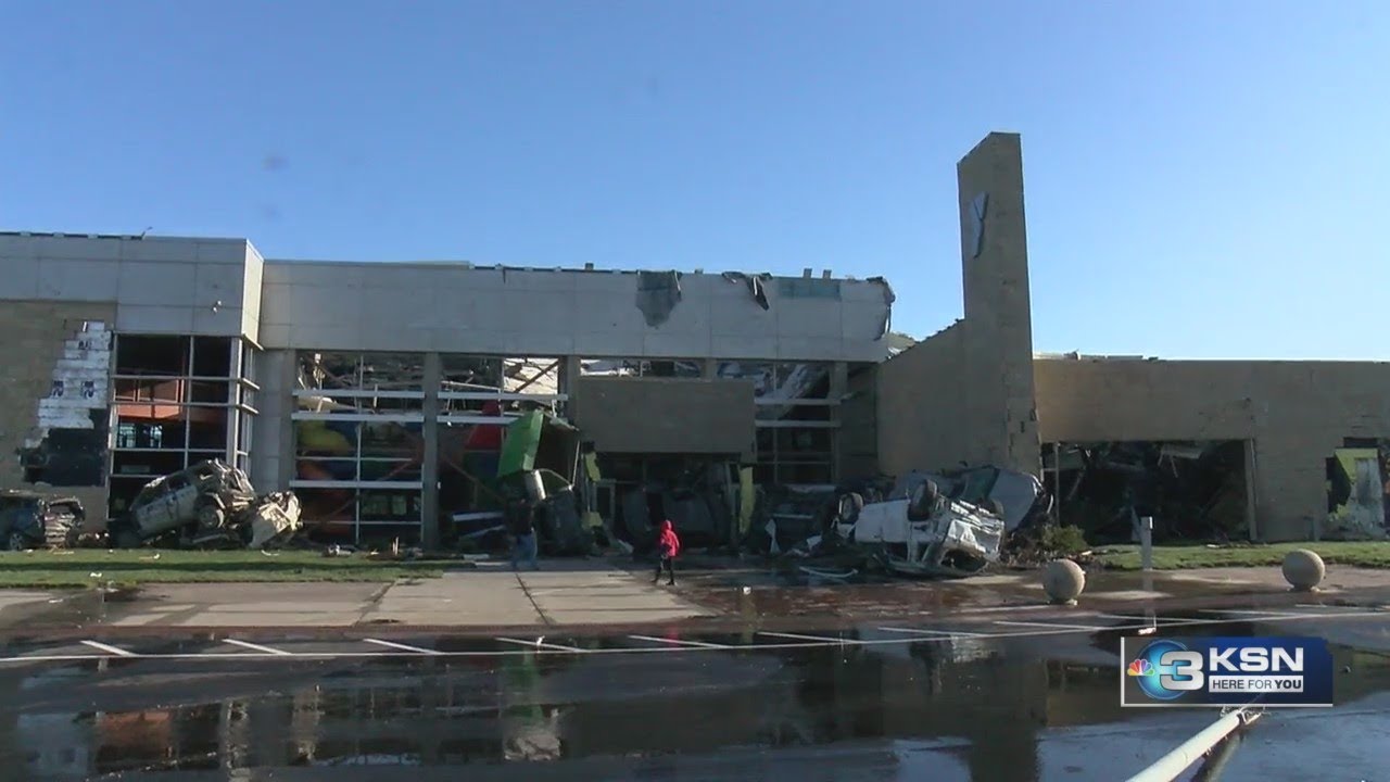 Families describe riding out tornado inside YMCA