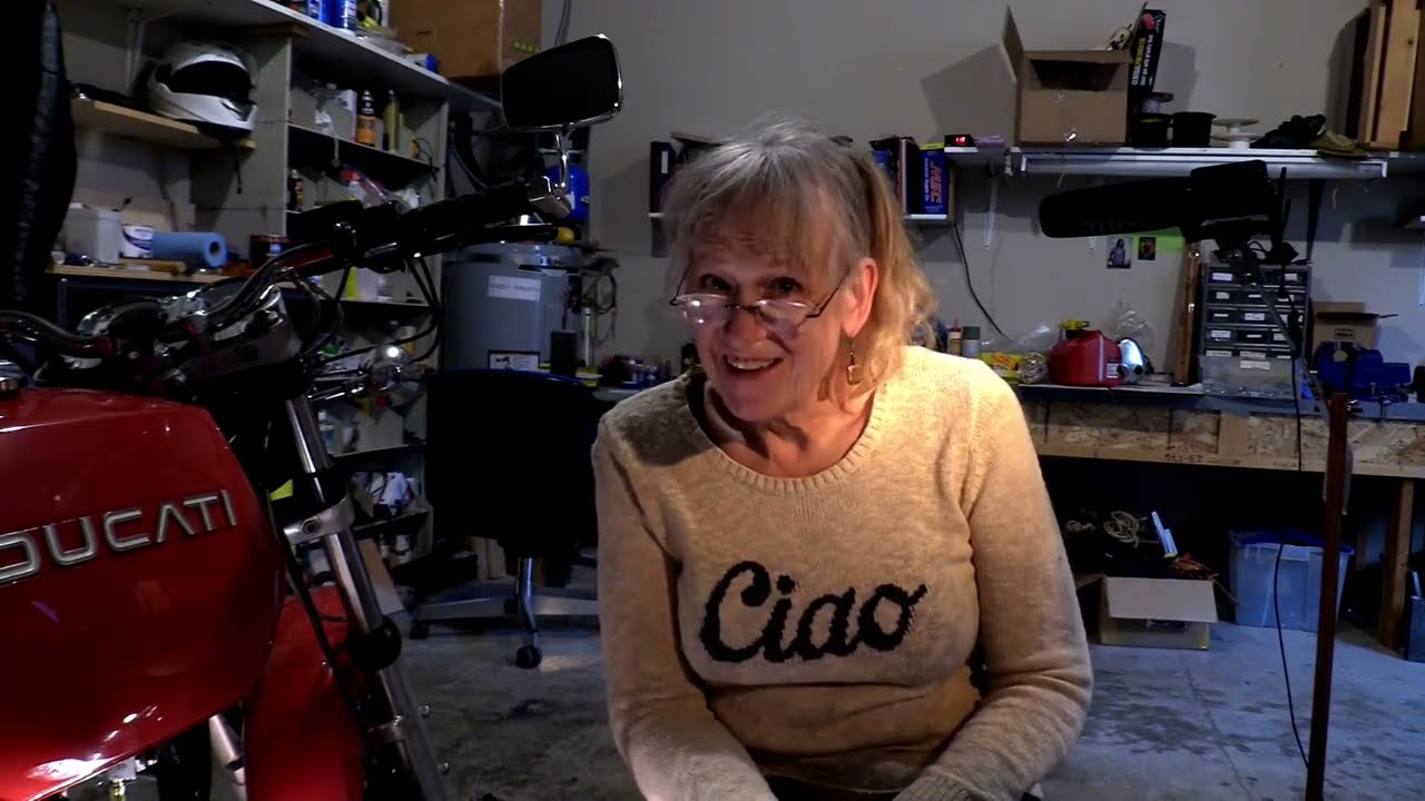 Old Ducati Girl Show2: Rejiggering The Kickstart Angle on the 860GT