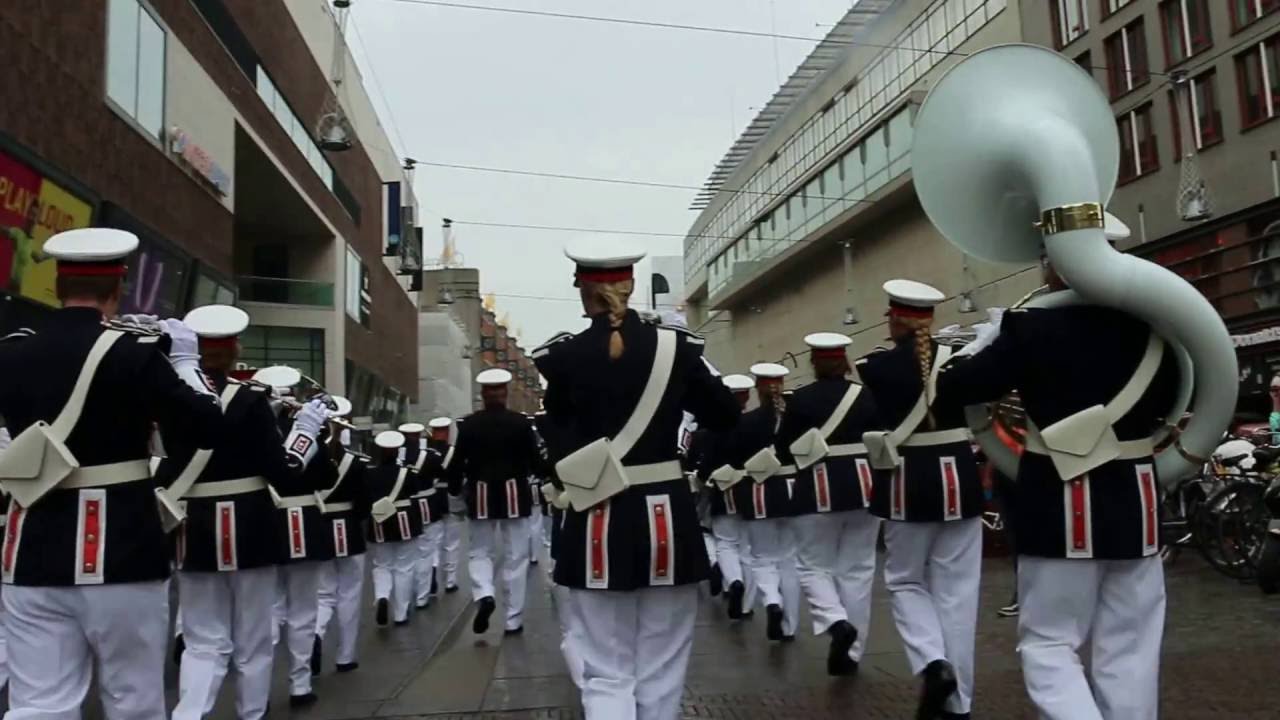 Farewell of Slavianka by METRO Scheveningen