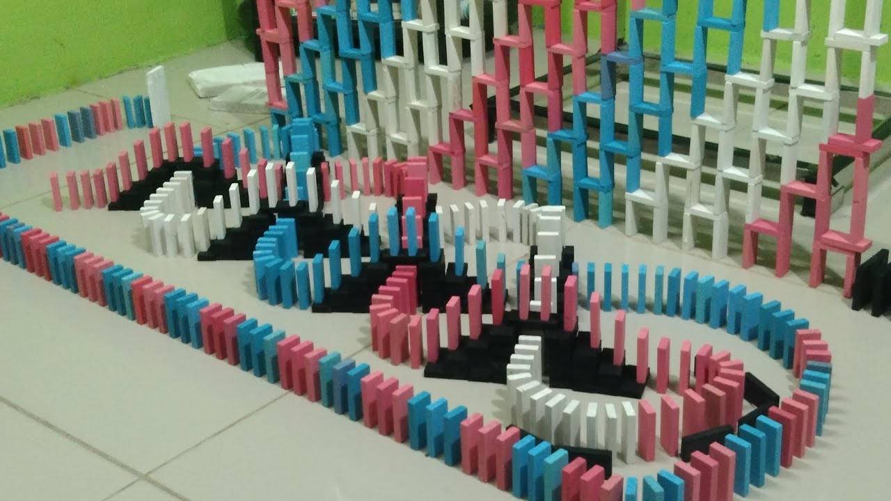 INSANE COLORFUL DOMINO STRUCTURE! |screen link| ben_domino
