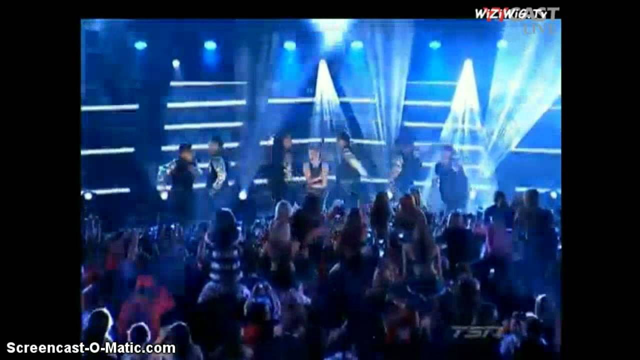 Carly Rae Jepsen and Justin Bieber - Grey Cup 2012