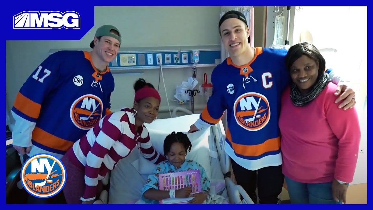 Islanders Visit Area Hospitals To Spread Holiday Cheer | New York Islanders