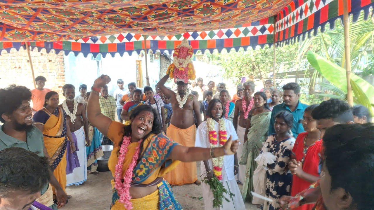 😱#ஆக்ரோஷத்துடன் பெண்மீது 🔱சாமியாட்டம் 😭#பூவாடைக்காரி பூஜையில்|Nagaraj pambai brand folk music|