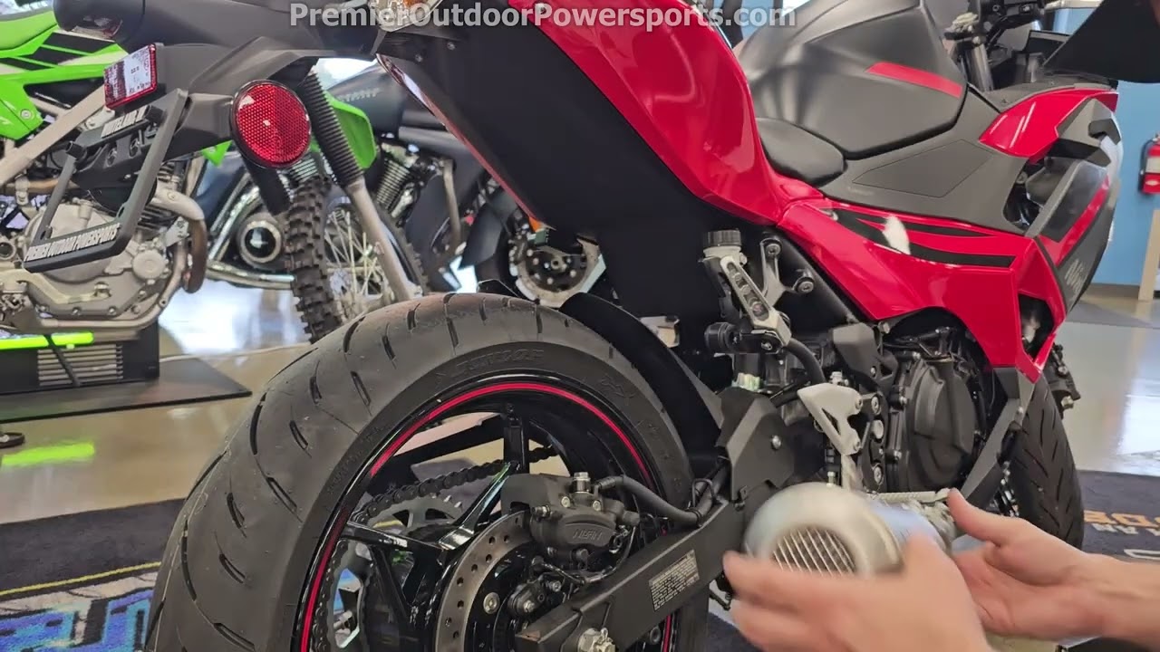 Ninja 500 Stock Exhaust vs Leo Vince LV-10 Slip-On