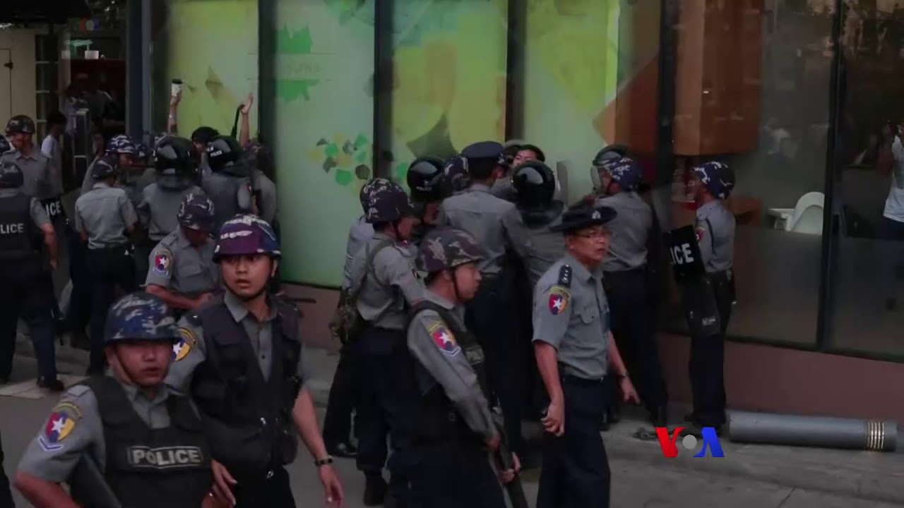 ၿငိမ္းခ်မ္းေရးအတြက္ ရန္ကုန္ၿမိဳ႕က ဆႏၵျပပဲြ အၾကမ္းဖက္ၿဖိဳခဲြခံရ
