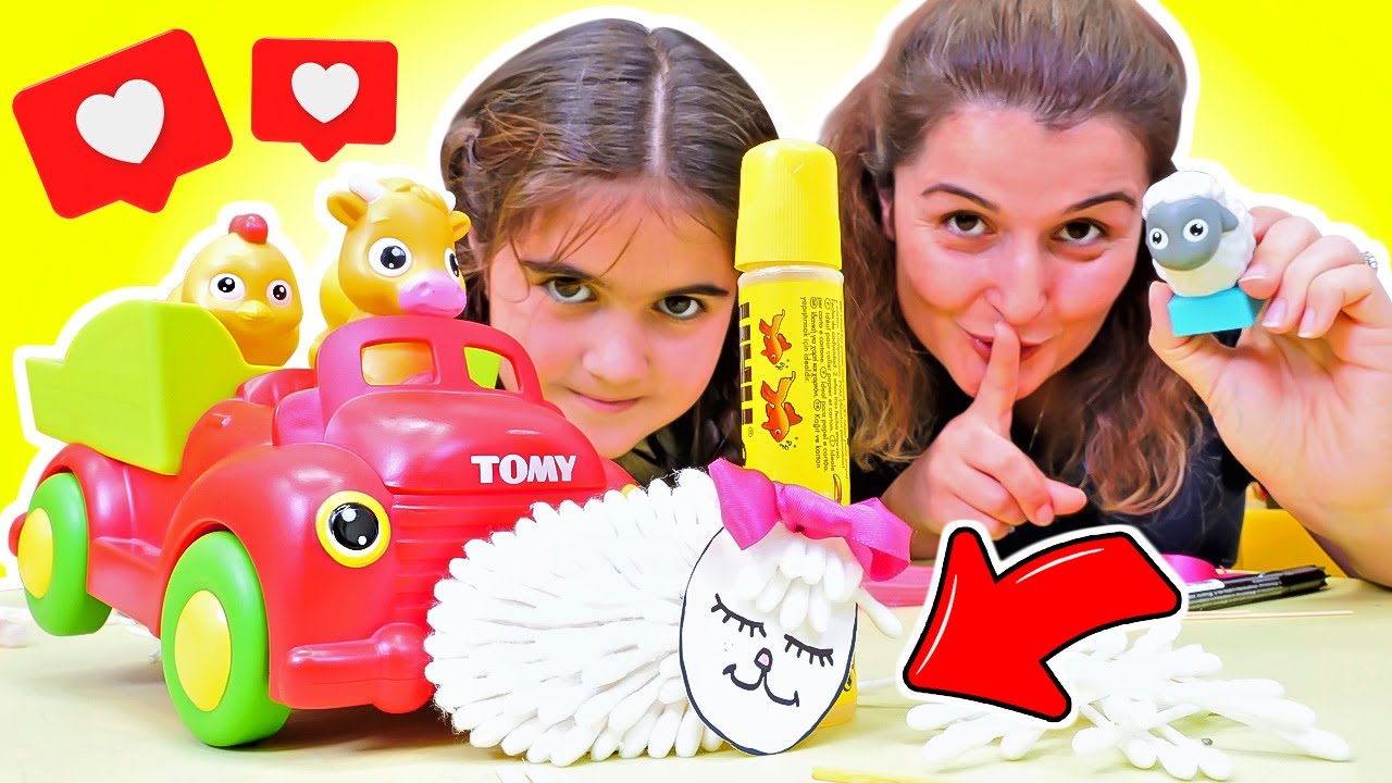 Okul öncesi etkinlik videoları! Banu ve Mina hediye kutusu ve çubuklarından kuzu yapıyor!