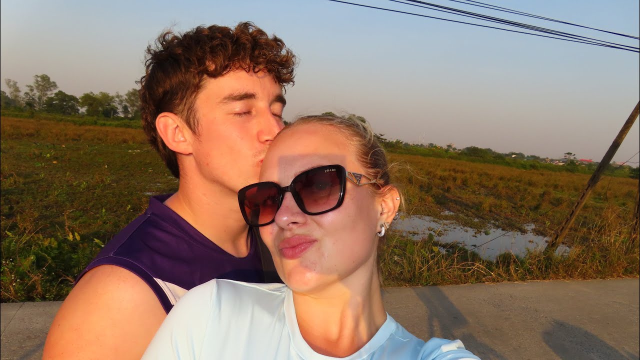 Day 43: Ninh Binh - boat trip to where king kong was filmed & 20p beer! 🍺 