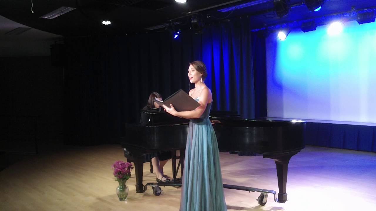 Anna Cooke performs Bach