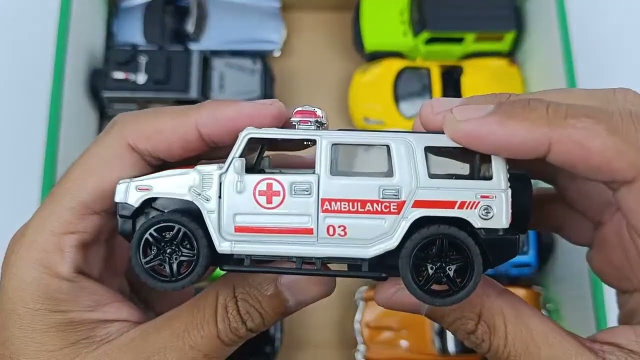 BOX FULL OF Model Cars-Honda Civic, Bugatti Divo, McLaren 650s, Audi Rs7, Ford Raptor,Ferrari #AP247
