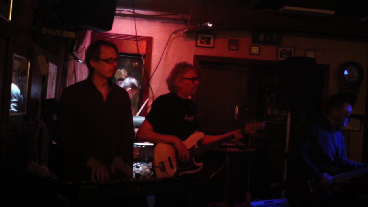 Stratos Besis Live in kulaus