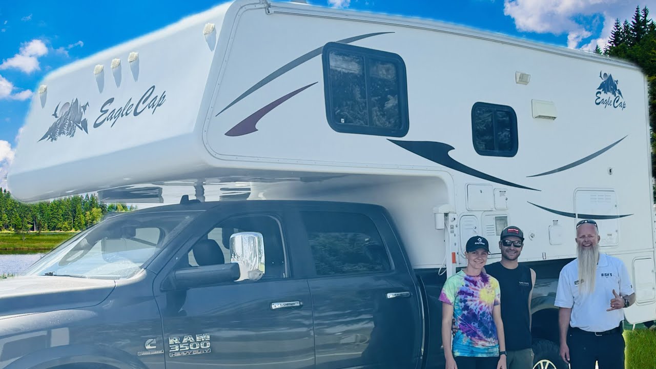 Our New Truck Camper Walk Around || 2010 Eagle Cap 950