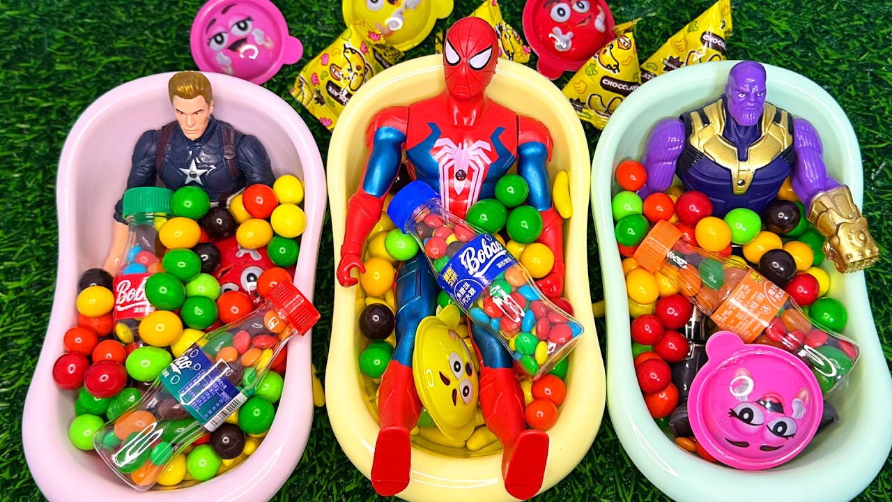 MARVEL HEROES-Rainbow BathTubs Candy with M&M's & Magic Slime Cutting Video