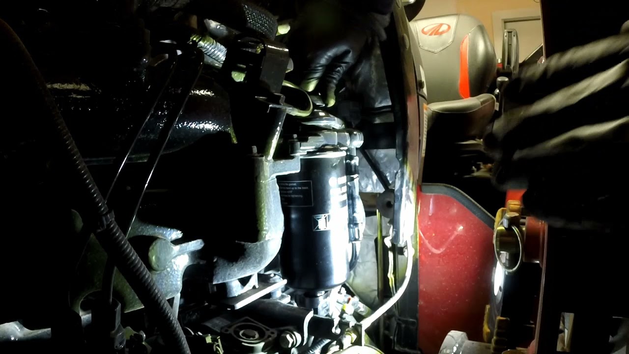 Mahindra 2638 - 50 hour service Part 3