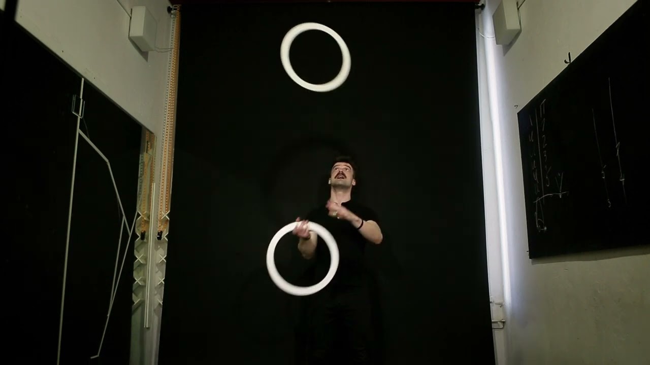 Жонглирование кольцами. Занятие 4. Теннис, half-shower, обратный каскад wall plane. Павел Горский.
