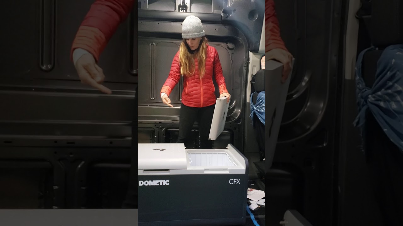 How to change the lid direction on the Dometic CFX Series Fridge/Freezers