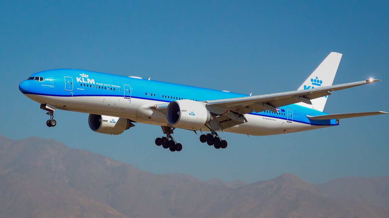 KLM Boeing 777 touchdown in Santiago. Plane spotting at Pudahuel [SCL] airport.