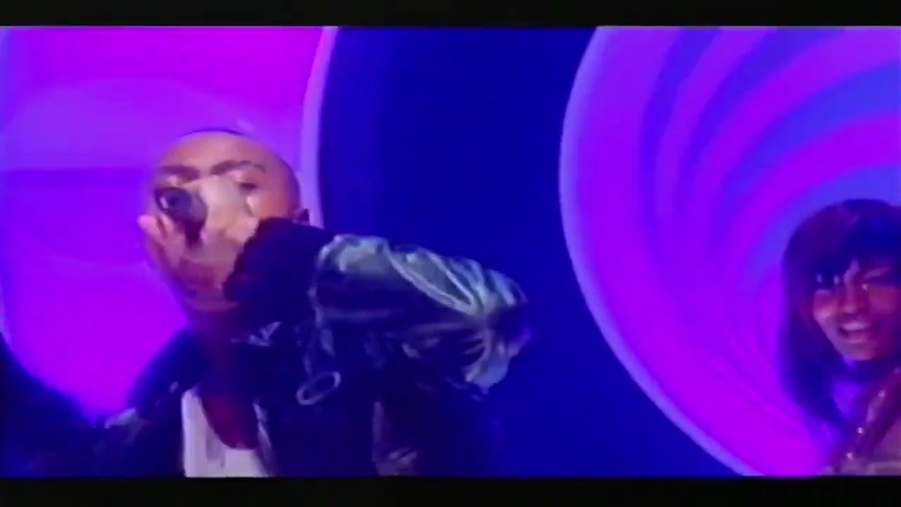 Fya ft Smuji -  Must be love  - Top of the Pops - LIVE