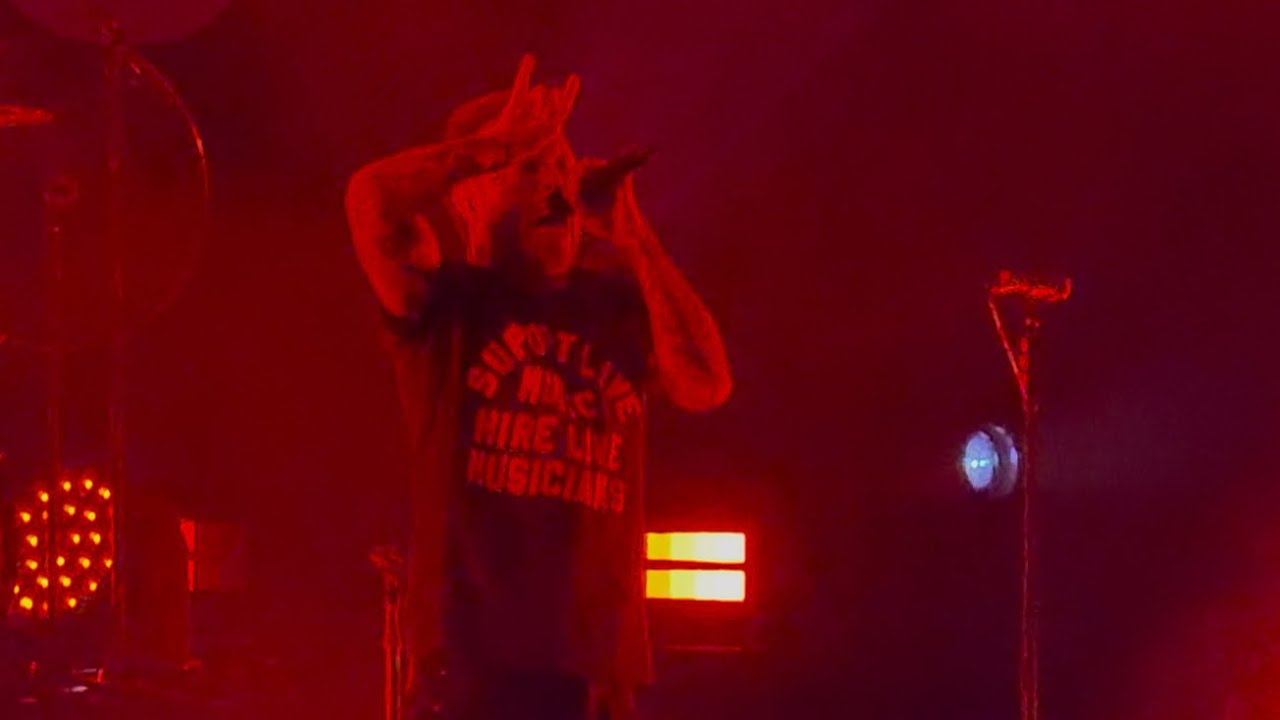 ARCHITECTS - Seeing Red | live in Berlin [CORE COMMUNITY ON TOUR]
