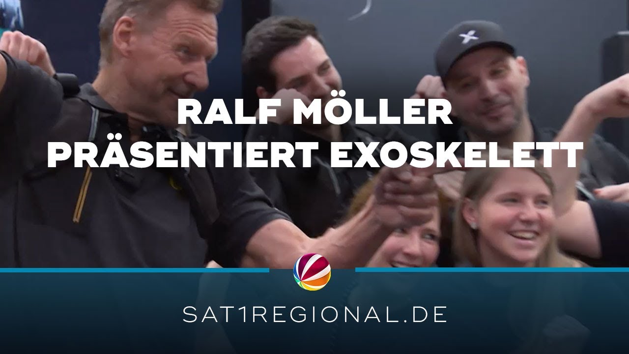 Ralf Möller demonstriert Exoskelett auf Hannover Messe