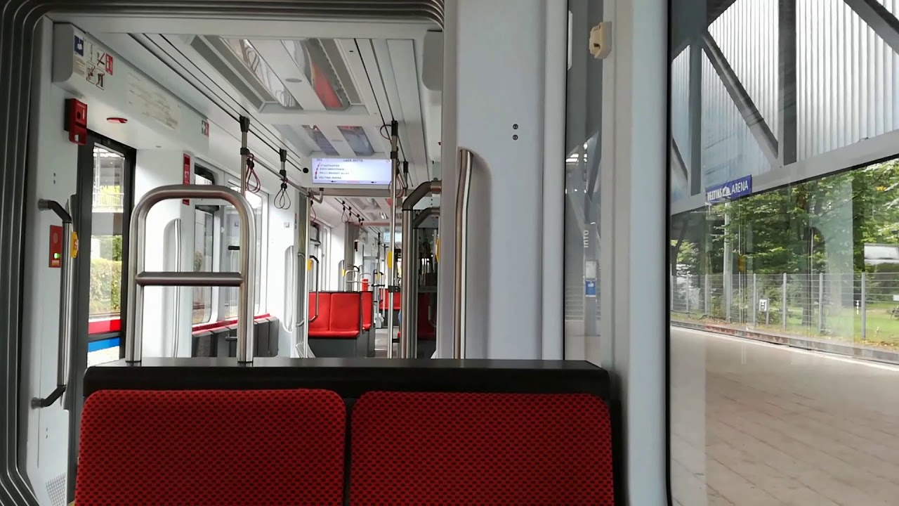 Variobahn der BOGESTRA (Baujahr 2016) auf der 302 in Gelsenkirchen