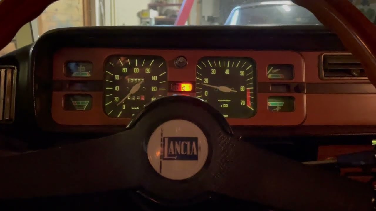 Lancia 2000 Berlina houten dashboard uit '75