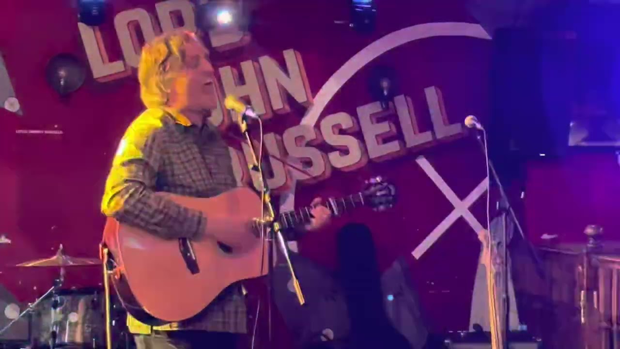 James Walsh (Starsailor): Alcoholic (Acoustic Version) - Performed Live in Southsea 22nd April 2022