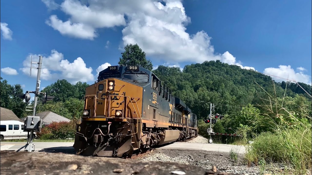 Awesome csx action on the big sandy subdivision M692 chase and more!! August 27, 2022