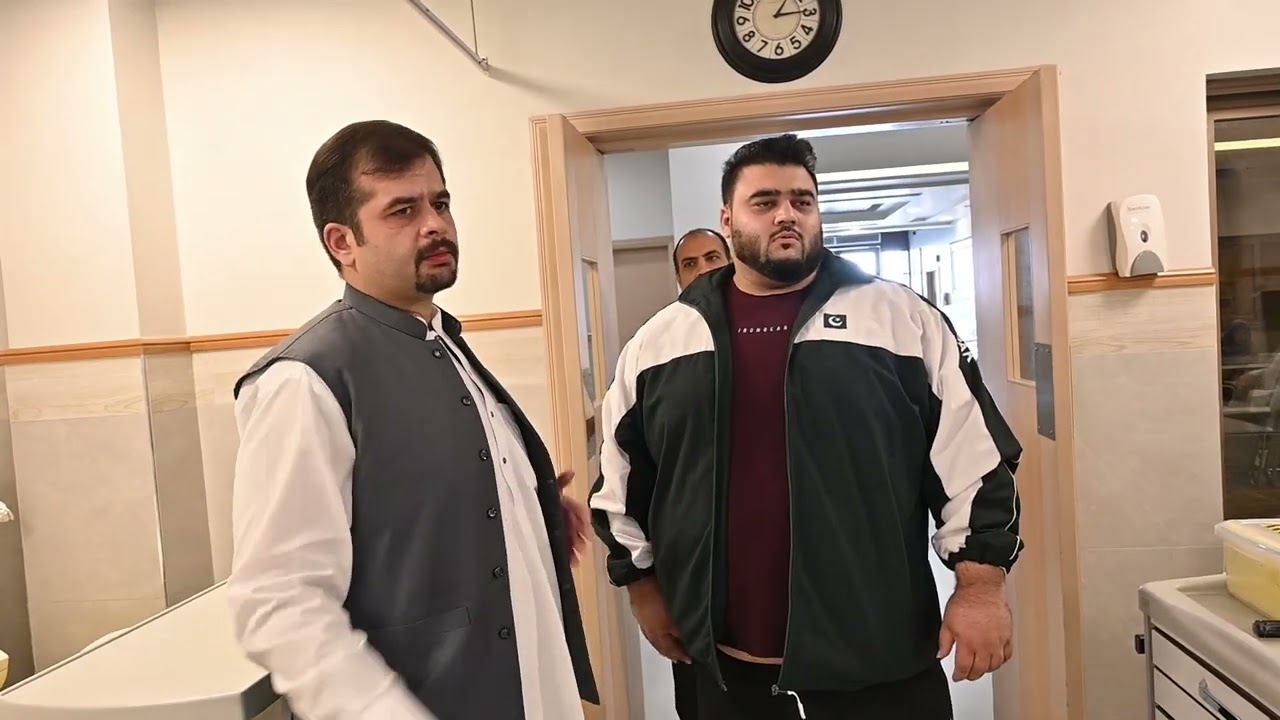Nooh Dastagir & His Father Visit Al-Shafe Dialysis Complex