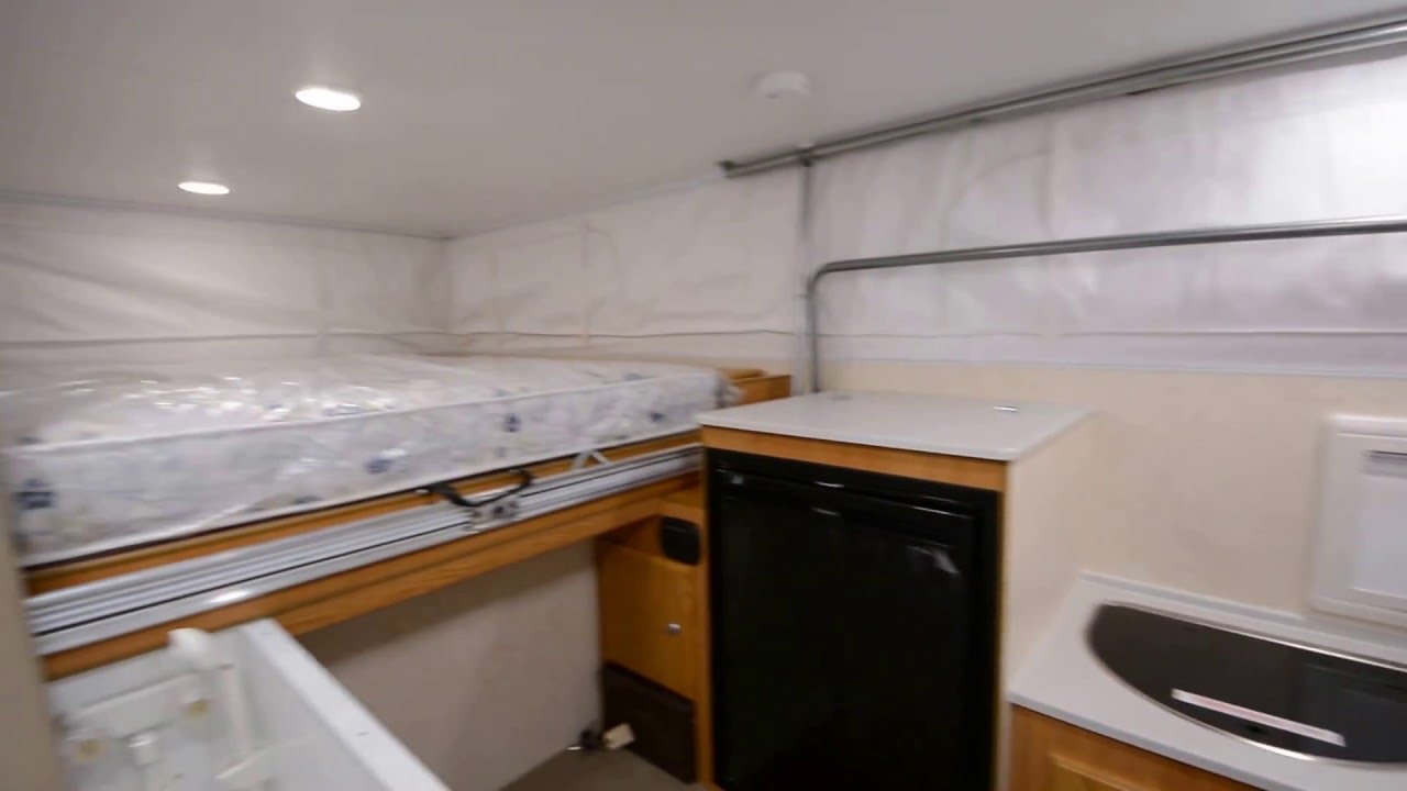 Northstar Trackmaster 7SC  slide-on camper interior