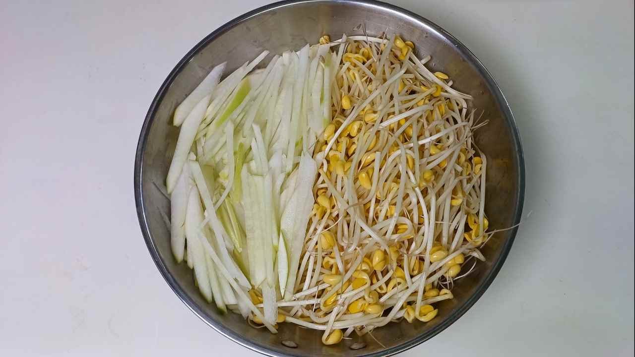 무,콩나물 볶음 기름 물 한방울 넣지마세요 
