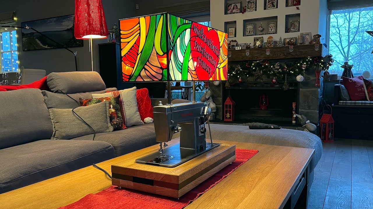 Projekt 33 Finał WOŚP - lampa witrażowa z maszyny do szycia Łucznik