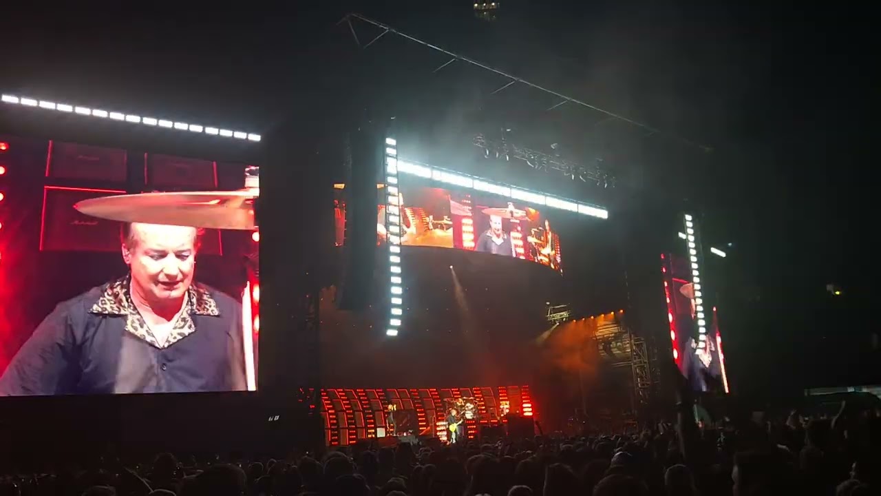 Green Day (Live at Marvel Stadium, Melbourne, Australia 2025)- Know Your Enemy