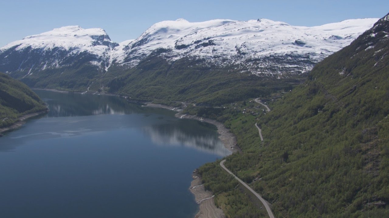 Røldal, Røldalsvatnet, Kvitenuten, skiing in summer - Flying Over Norway
