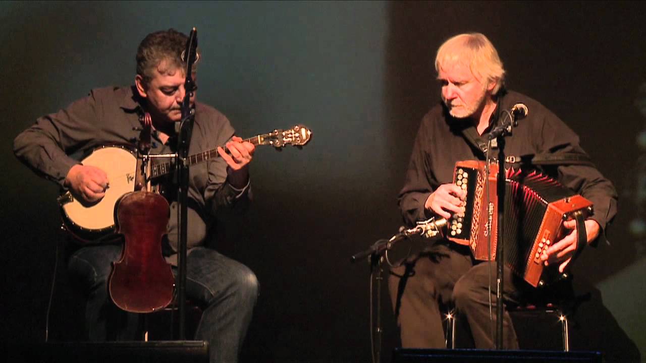 The Máirtín O'Connor Band plays 'Going Places': Traditional Irish Music from LiveTrad.com