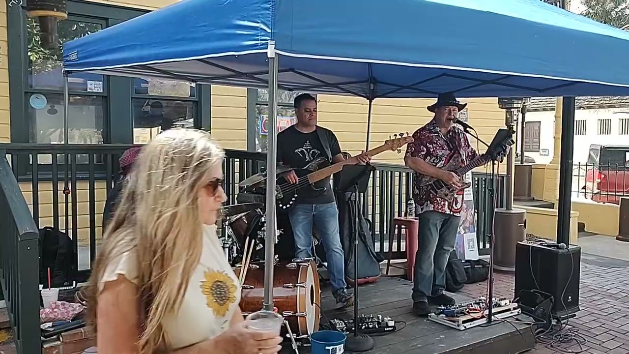 Walks Like A Lady (Journey cover) - Gruuve & the Soul Shakers