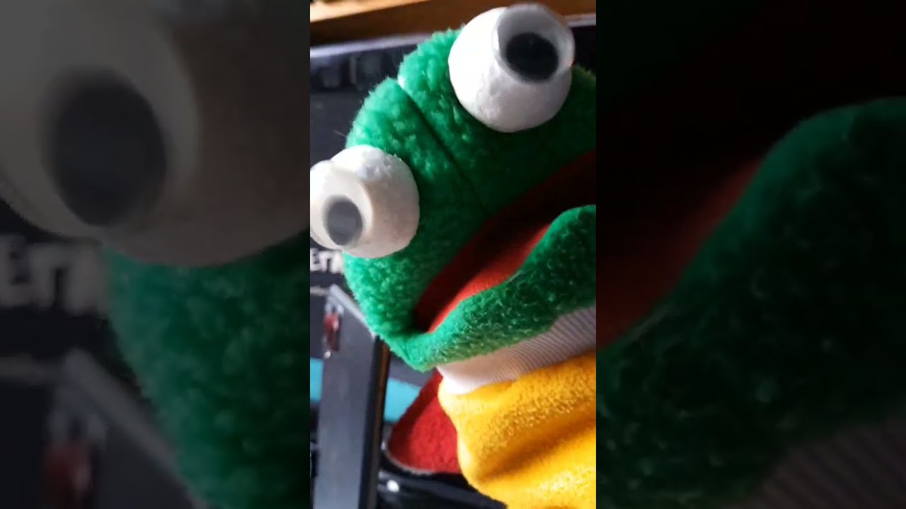 Me llaman y me dicen que tienen a mi hija Lupe - Video clásico de @GUSGRI actuado por Ranito