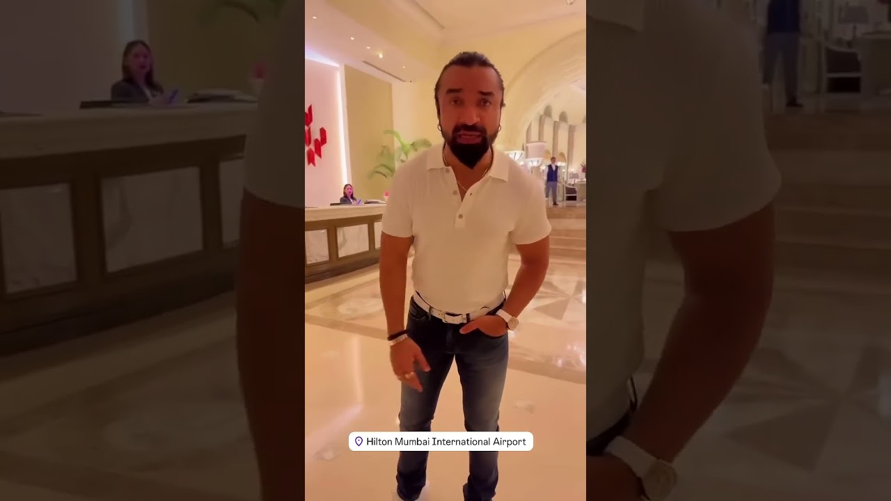 ajaz khan and rajveer sisodiya live fight at hilton hotel mumbhai #ajazkhan #rajveer #ajazkhanfight