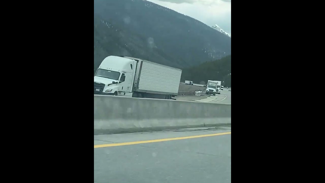En lo más alto de la montaña en colorado y cruzando su túnel 🥰