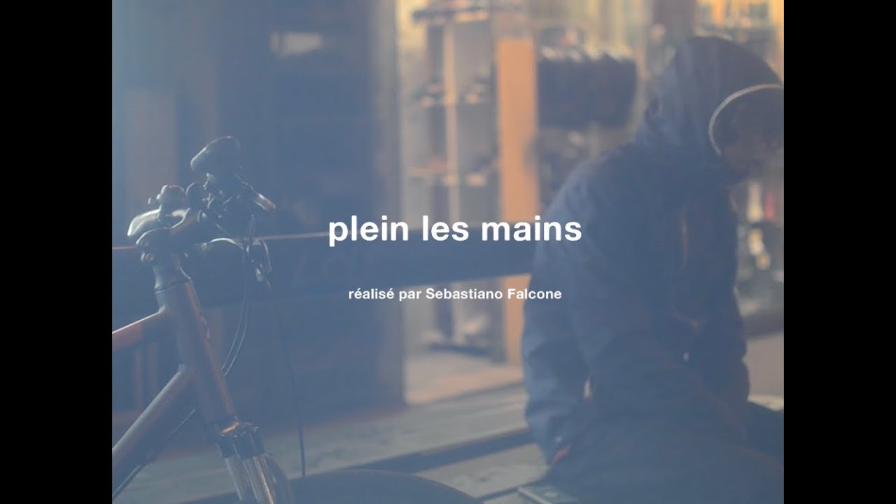 Clein - PLEIN LES MAINS (clip)