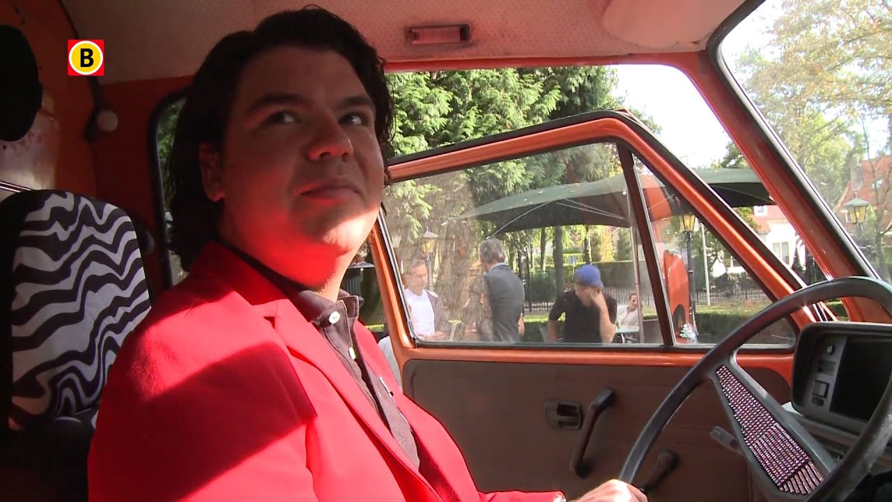 Roy Donders verkoopt zijn oranje WK bus: 