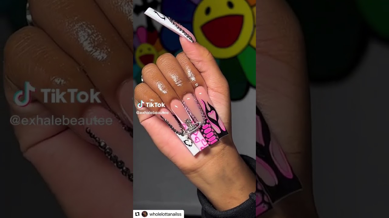 💅✨Pink and black nails are such a fun yet edgy combo. Soft & girly, bold & punk chic & modern.